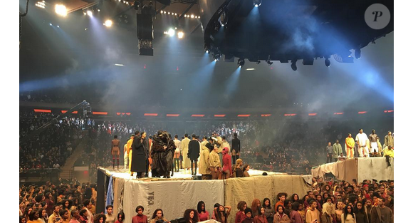 Kris Jenner assiste au défilé de Kanye West. Photo publiée sur Instagram, le 11 février 2016.