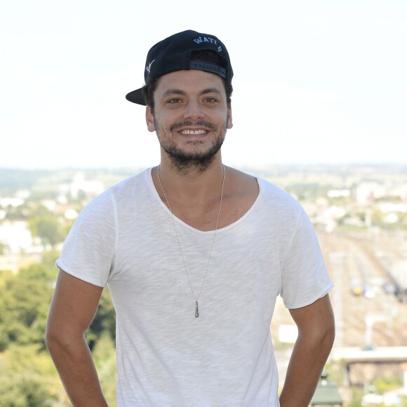 Kev Adams au photocall du film "Les Nouvelles aventures d'Aladin" lors du 8ème Festival du Film Francophone d'Angoulême, le 29 août 2015.