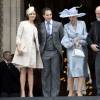 Sophie Winkleman et Lord Freddie Windsor avec le prince et la princesse Michael de Kent quittant la cathédrale St Paul à Londres le 5 juin 2012 après une messe pour le jubilé de diamant de la reine Elizabeth II.