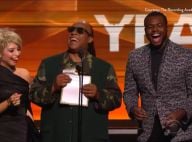 Grammy Awards 2016 : Stevie Wonder se moque du public, laissé à l'aveugle...