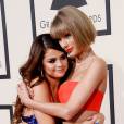 Taylor Swift, Selena Gomez à la 58ème soirée annuelle des Grammy Awards au Staples Center à Los Angeles, le 15 février 2016.