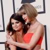 Taylor Swift, Selena Gomez à la 58ème soirée annuelle des Grammy Awards au Staples Center à Los Angeles, le 15 février 2016.