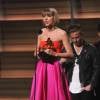 Taylor Swift sur la scène des Grammy Awards au Staples Center de Los Angeles, le 15 février 2016.