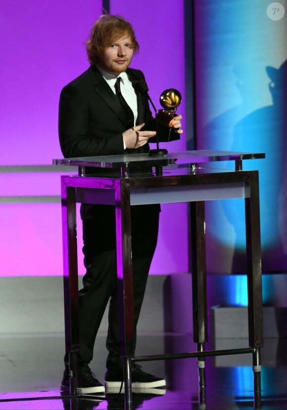 Ed Sheeran remporte le prix de la meilleure chanson lors des Grammy Awards à Los Angeles, le 16 février 2016