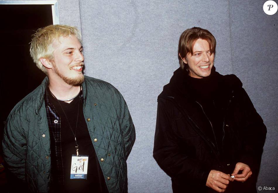 David Bowie et son fils Duncan Jones en 1999 lors des Brit Awards à Londres