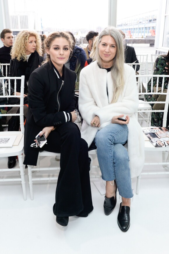 Olivia Palermo et Sarah Harris (British Vogue) assistent au défilé Delpozo (collection automne-hiver 2016-2017) au Pier 59. New York, le 17 février 2016.
