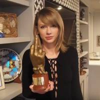 Taylor Swift fâchée avec Kanye West : Elle reçoit un surprenant doigt d'honneur