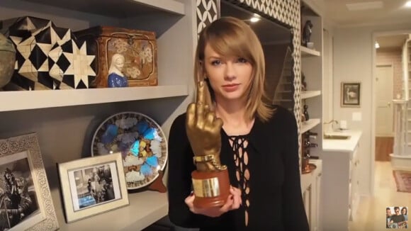 Taylor Swift fâchée avec Kanye West : Elle reçoit un surprenant doigt d'honneur