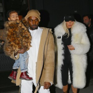 Kim Kardashian, son mari Kanye West et leur fille North sortent en famille le soir de la Saint-Valentin à New York, le 14 février 2016.