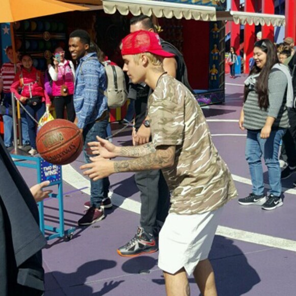 Exclusif - Justin Bieber passe la journée chez Universal Studio le 18 février 2016.