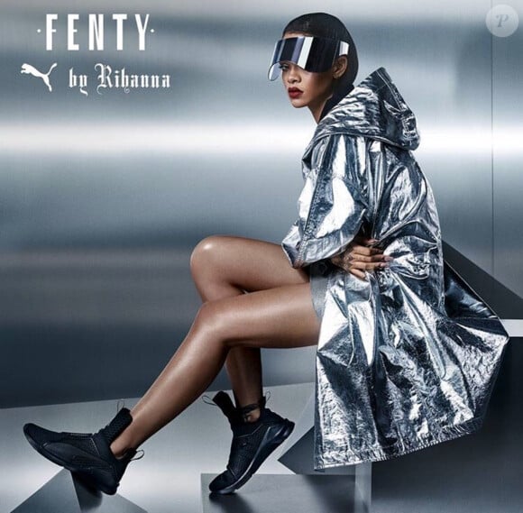 Rihanna pose pour sa première collection pour Puma, Fenty X Rihanna le 17 février 2016.