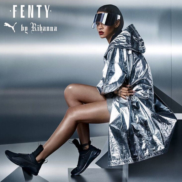 Rihanna pose pour sa première collection pour Puma, Fenty X Rihanna le 17 février 2016.