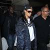 Rihanna arrive à Los Angeles après avoir tourné dans le film de Luc Besson à Paris le 23 janvier 2016.