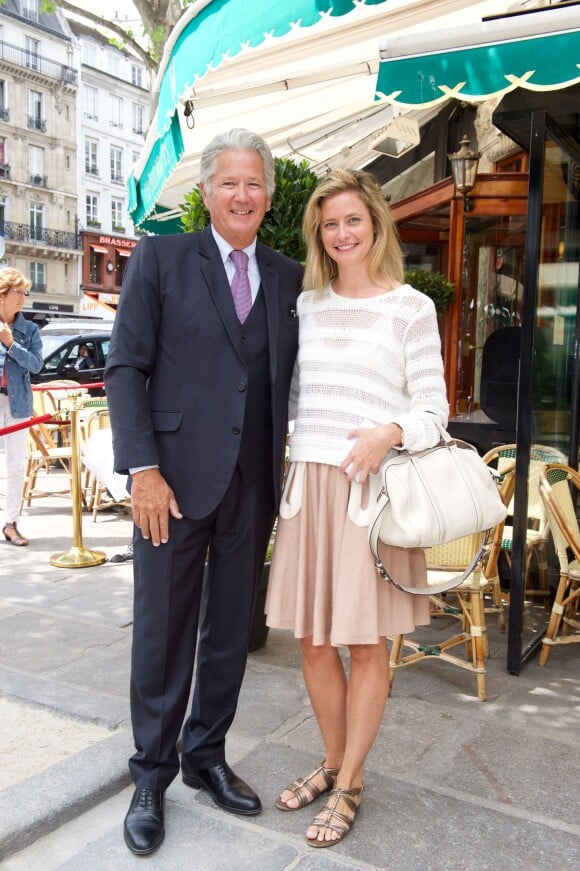 L'animateur Pierre Dhostel et sa fille Caroline Bellemare - Déjeuner "Pères et Filles" au restaurant "Les deux Magots" à Paris. Le 16 juin 2015.