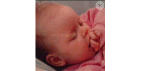 Des photos de la petite Mindy, fille de Loana, lorsqu'elle n'était alors qu'un bébé