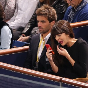 Nolwenn Leroy et Arnaud Clement assistent à l'Open Masters 1000 de Tennis Paris Bercy le 1er novembre 2013.