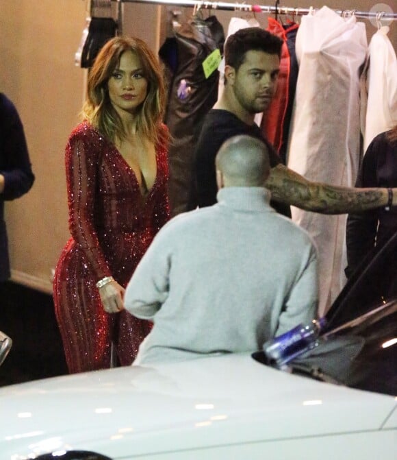 Exclusif - Jennifer Lopez et son petit ami Casper Smart dans les studios de l'émisiion American Idol à Beverly Hills, le 25 février 2016