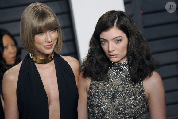 Taylor Swift et Lorde à la soirée "Vanity Fair Oscar Party" après la 88ème cérémonie des Oscars à Beverly Hills, le 28 février 2016.
