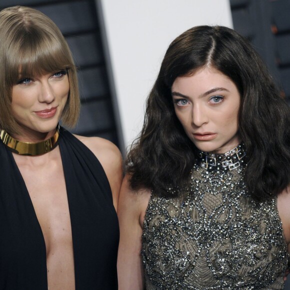 Taylor Swift et Lorde à la soirée "Vanity Fair Oscar Party" après la 88ème cérémonie des Oscars à Beverly Hills, le 28 février 2016.