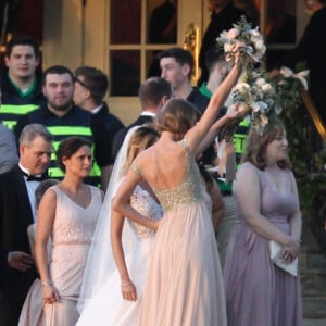 Exclusif - Taylor Swift demoiselle d'honneur au mariage de sa meilleure amie d'enfance, Britany Maack, avec qui elle a grandi en Pennsylvanie, le 20 février 2016. Les deux amies portent des robes de la designer Reem Acra.