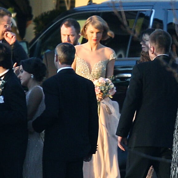 Exclusif - Taylor Swift demoiselle d'honneur au mariage de sa meilleure amie d'enfance, Britany Maack, avec qui elle a grandi en Pennsylvanie, le 20 février 2016. Les deux amies portent des robes de la designer Reem Acra.