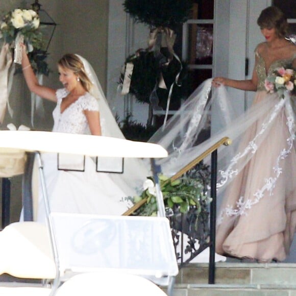 Exclusif - Taylor Swift demoiselle d'honneur au mariage de sa meilleure amie d'enfance, Britany Maack, avec qui elle a grandi en Pennsylvanie, le 20 février 2016. Les deux amies portent des robes de la designer Reem Acra.