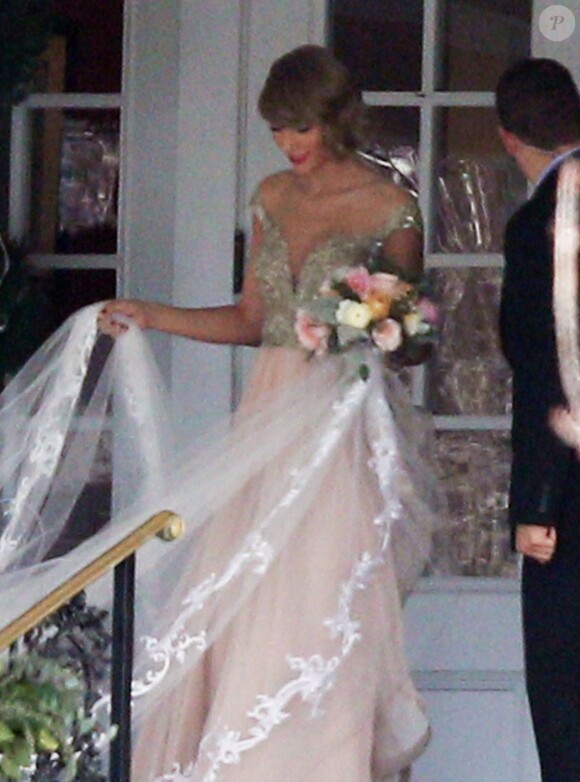 Exclusif - Taylor Swift demoiselle d'honneur au mariage de sa meilleure amie d'enfance, Britany Maack, avec qui elle a grandi en Pennsylvanie, le 20 février 2016. Les deux amies portent des robes de la designer Reem Acra.