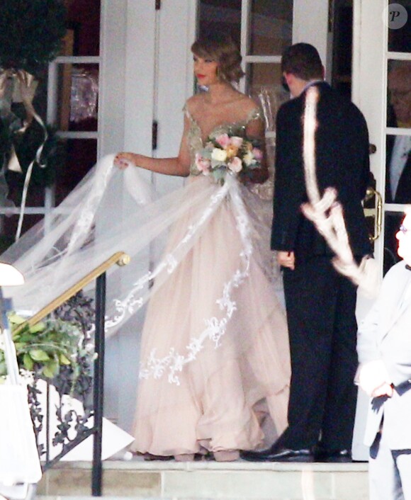 Exclusif - Taylor Swift demoiselle d'honneur au mariage de sa meilleure amie d'enfance, Britany Maack, avec qui elle a grandi en Pennsylvanie, le 20 février 2016. Les deux amies portent des robes de la designer Reem Acra.