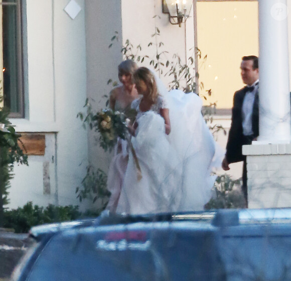 Exclusif - Taylor Swift demoiselle d'honneur au mariage de sa meilleure amie d'enfance, Britany Maack, avec qui elle a grandi en Pennsylvanie, le 20 février 2016. Les deux amies portent des robes de la designer Reem Acra.