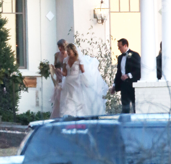 Exclusif - Taylor Swift demoiselle d'honneur au mariage de sa meilleure amie d'enfance, Britany Maack, avec qui elle a grandi en Pennsylvanie, le 20 février 2016. Les deux amies portent des robes de la designer Reem Acra.