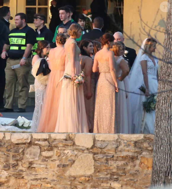 Exclusif - Taylor Swift demoiselle d'honneur au mariage de sa meilleure amie d'enfance, Britany Maack, avec qui elle a grandi en Pennsylvanie, le 20 février 2016. Les deux amies portent des robes de la designer Reem Acra.