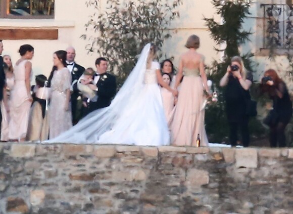 Exclusif - Taylor Swift demoiselle d'honneur au mariage de sa meilleure amie d'enfance, Britany Maack, avec qui elle a grandi en Pennsylvanie, le 20 février 2016. Les deux amies portent des robes de la designer Reem Acra.