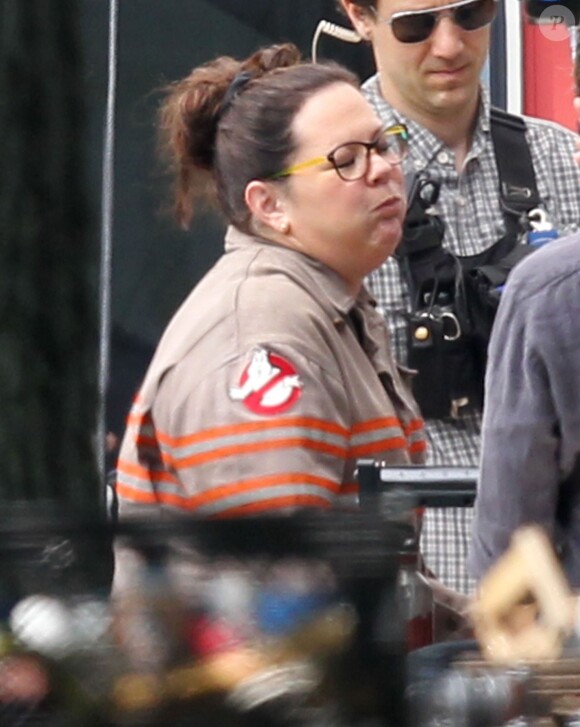 Exclusif - Les actrices Melissa McCarthy et Kristen Wiig en costume de Ghostbuster à Boston le 30 juin 2015.
