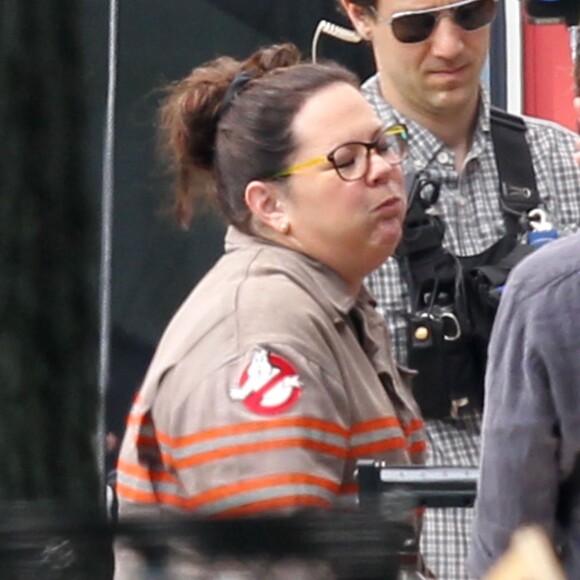 Exclusif - Les actrices Melissa McCarthy et Kristen Wiig en costume de Ghostbuster à Boston le 30 juin 2015.