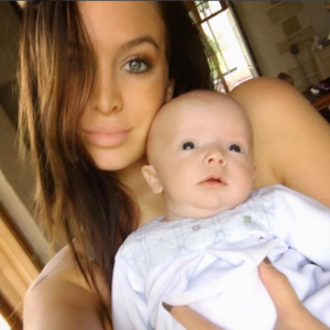 Jade Foret : Selfie avec son petit dernier, Nolan
