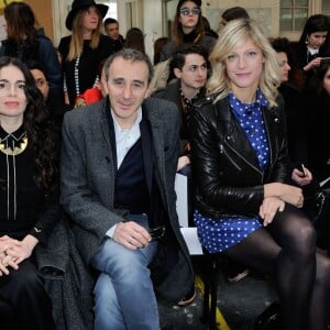 Yael Naim, Elie Semoun et Alexia Barlier - Défilé John Galliano (collection automne -hiver 2016/2017) au lycée Carnot. Paris, le 6 mars 2016.