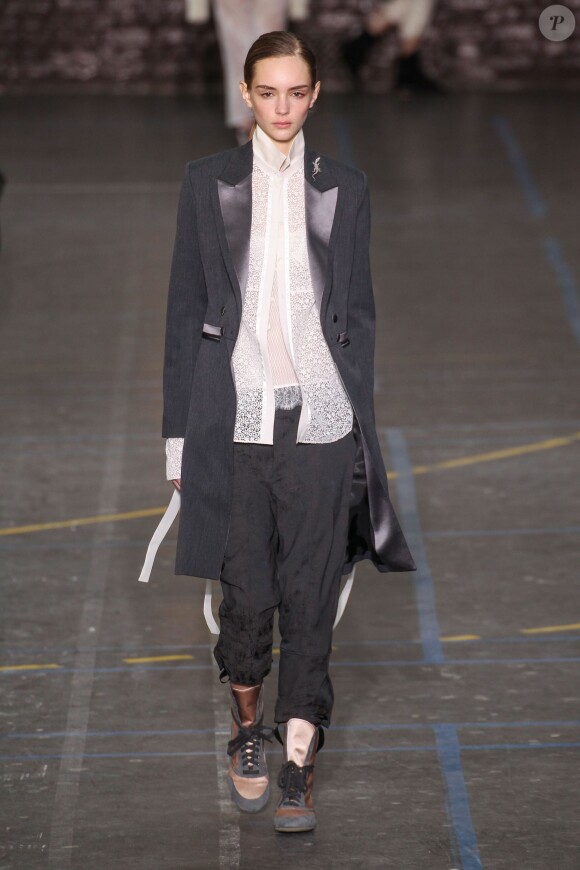 Défilé John Galliano (collection automne -hiver 2016/2017) au lycée Carnot. Paris, le 6 mars 2016.