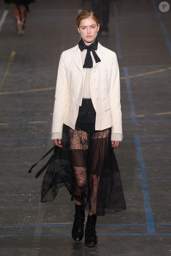 Défilé John Galliano (collection automne -hiver 2016/2017) au lycée Carnot. Paris, le 6 mars 2016.