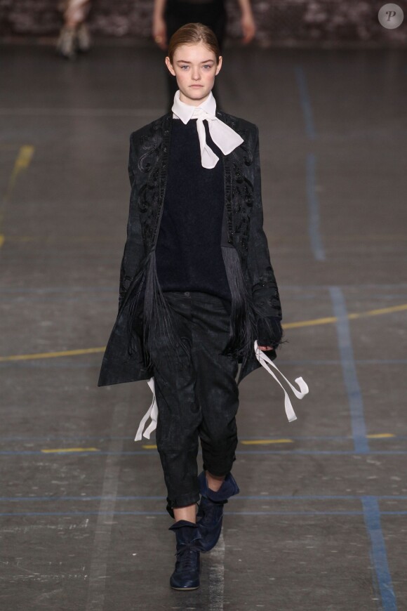 Défilé John Galliano (collection automne -hiver 2016/2017) au lycée Carnot. Paris, le 6 mars 2016.