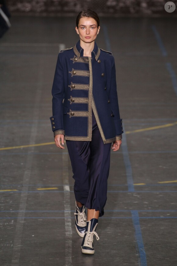 Défilé John Galliano (collection automne -hiver 2016/2017) au lycée Carnot. Paris, le 6 mars 2016.