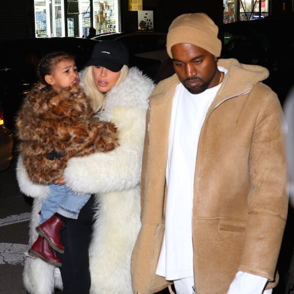 Kim Kardashian, son mari Kanye West et leur fille North sortent en famille le soir de la Saint-Valentin à New York le 14 février 2016