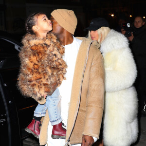 Kim Kardashian, son mari Kanye West et leur fille North sortent en famille le soir de la Saint-Valentin à New York le 14 février 2016