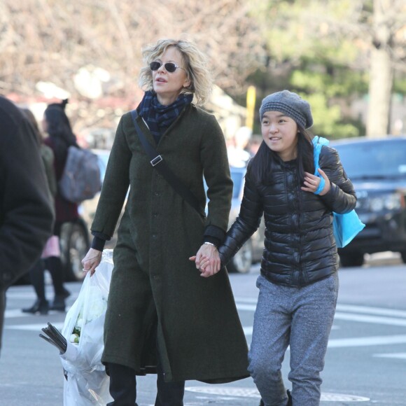 Meg Ryan et sa fille Daisy True faisant du shopping dans le quartier de Soho à New York le 6 mars 2016