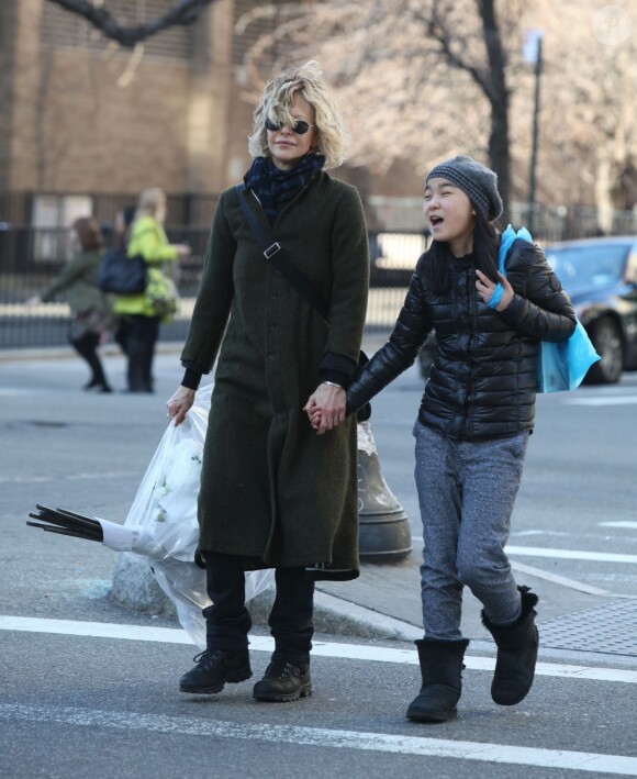 Meg Ryan et sa fille Daisy True faisant du shopping dans le quartier de Soho à New York le 6 mars 2016
