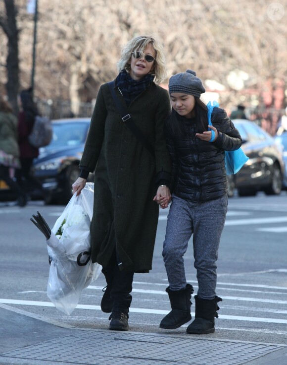 Meg Ryan et sa fille Daisy True faisant du shopping dans le quartier de Soho à New York le 6 mars 2016
