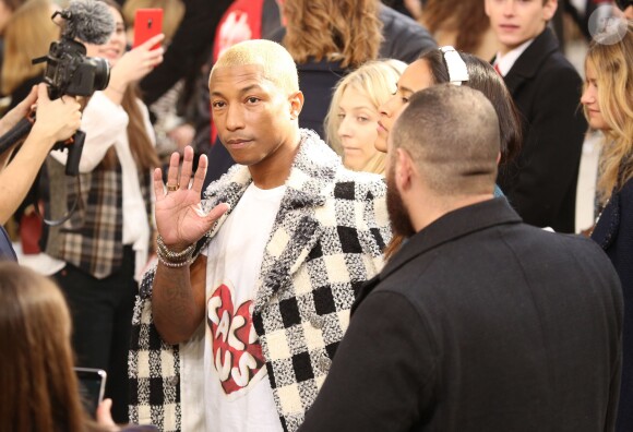 Pharrell Williams - People au défilé de mode Chanel collection prêt-à-porter Automne Hiver 2016/2017 lors de la fashion week à Paris, le 8 mars 2016.