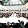 Défilé de mode "Chanel" prêt-à-porter automne-hiver 2016/2017 au Grand Palais à Paris le 8 mars 2016.