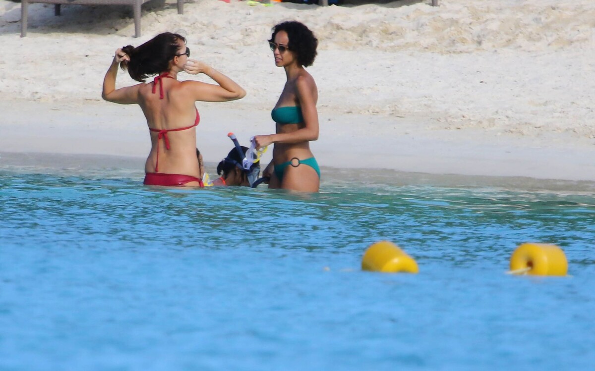 Photo Exclusif Sonia Rolland En Vacances Avec Ses Filles Kahina Lespert Et Tess Rocancourt