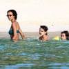 Exclusif - Sonia Rolland en vacances avec ses filles Kahina Lespert et Tess Rocancourt, et ses amies Hélène de Fougerolles et Delphine McCarty (femme de Christophe Michalak), à l'île Maurice le 1er mars 2016