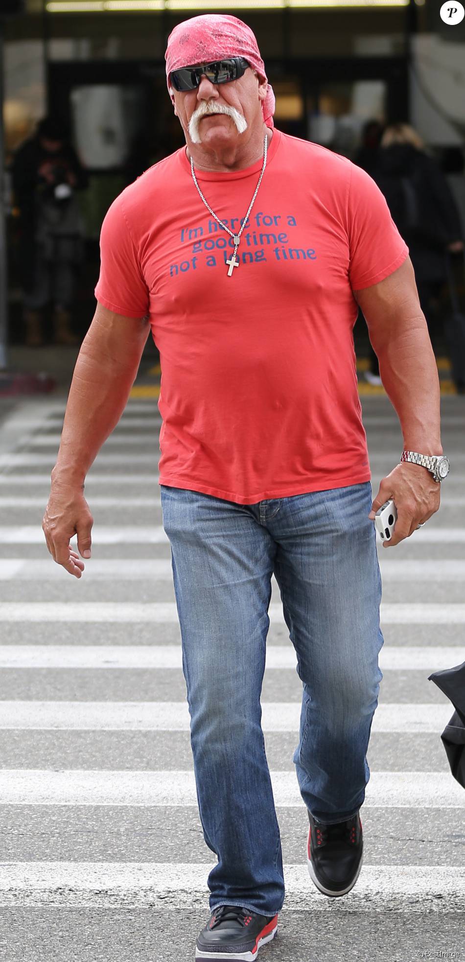 Hulk Hogan arrive à l&#039;aéroport de LAX à Los Angeles, le 5 décembre 2014